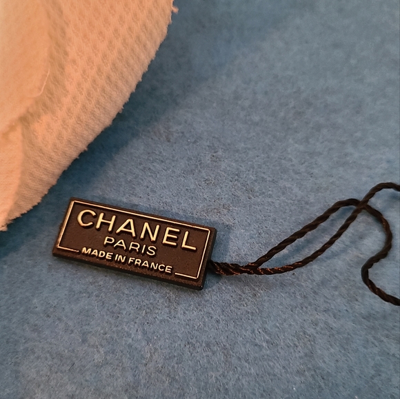 Chanel Camellia Textile Corsage - Picture 14 of 14